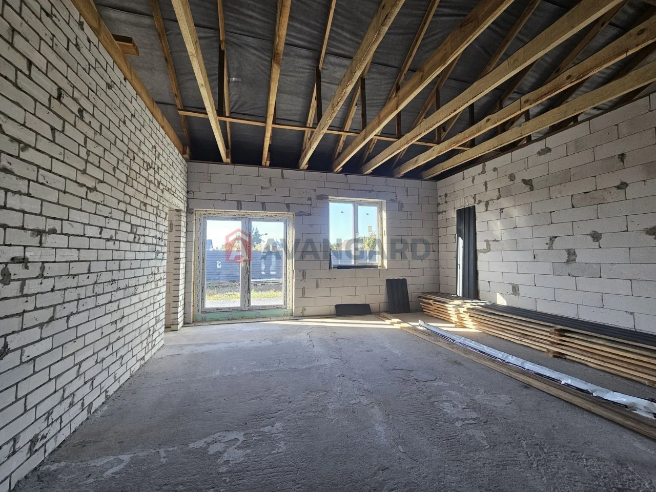 Sale of a modern house with gas!