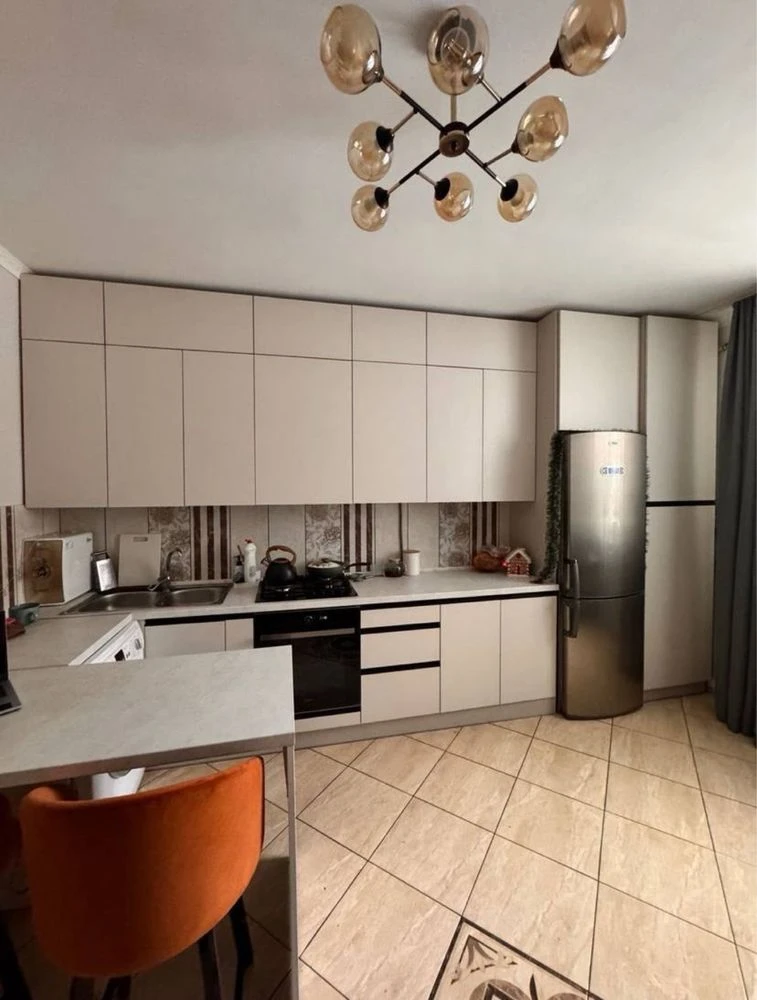 Spacious apartment in a new building with quality renovation