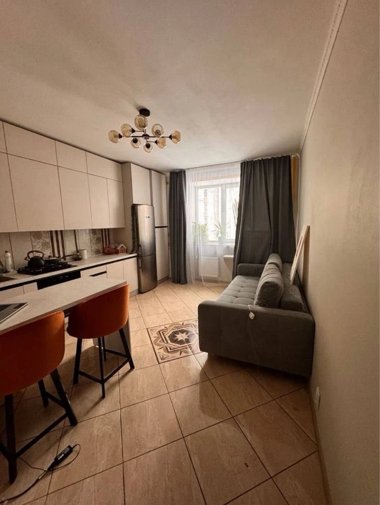 Spacious apartment in a new building with quality renovation