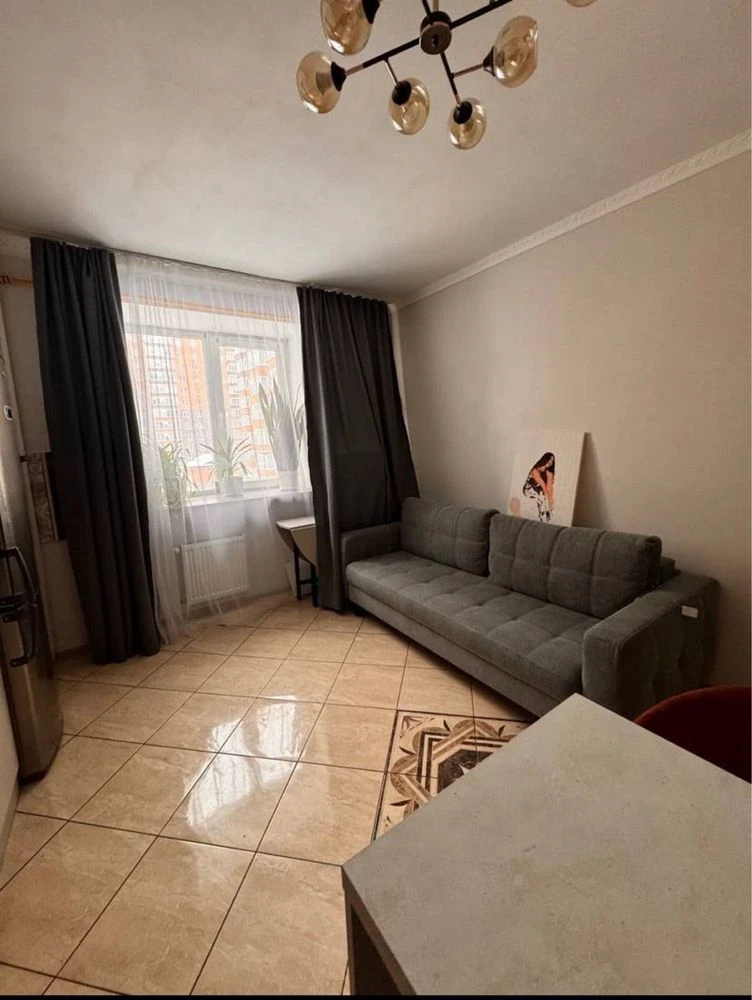 Spacious apartment in a new building with quality renovation