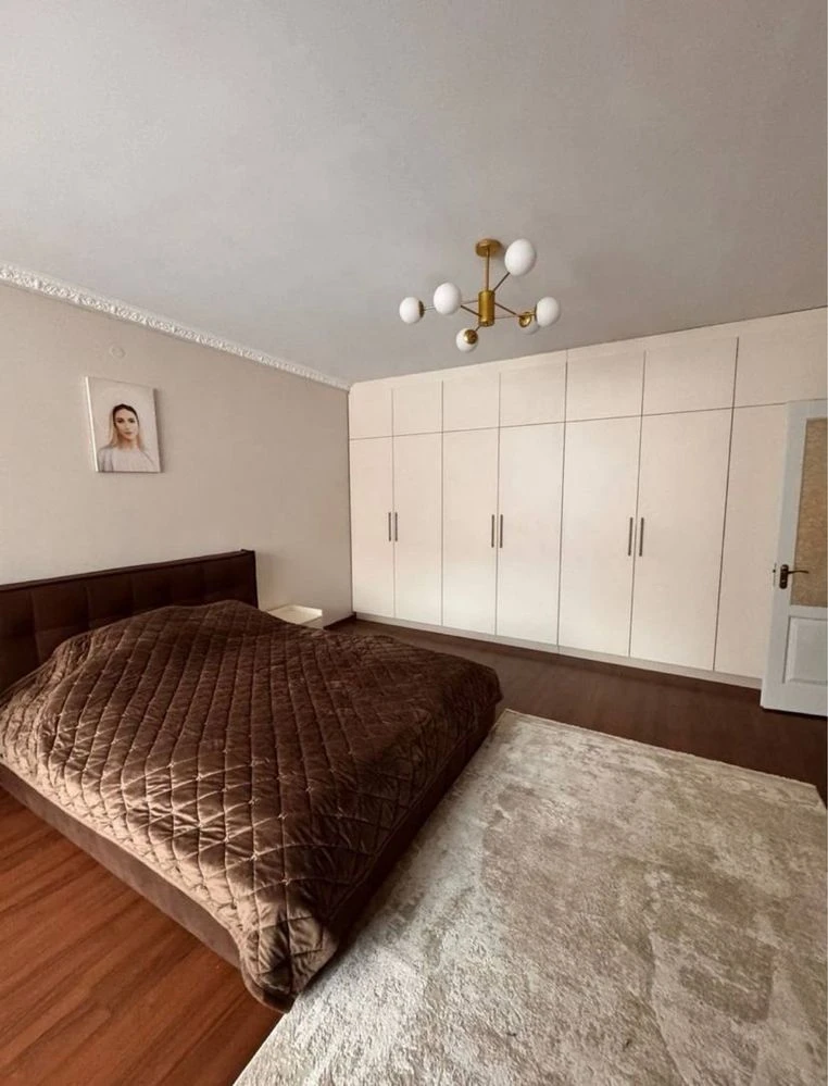 Spacious apartment in a new building with quality renovation