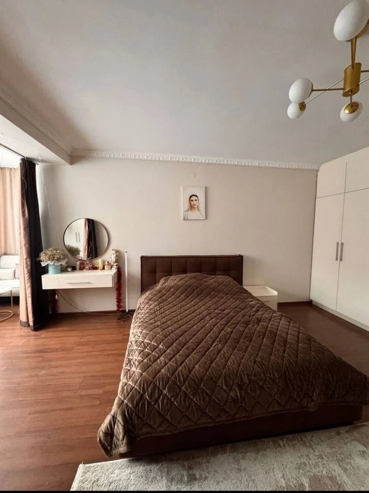 Spacious apartment in a new building with quality renovation