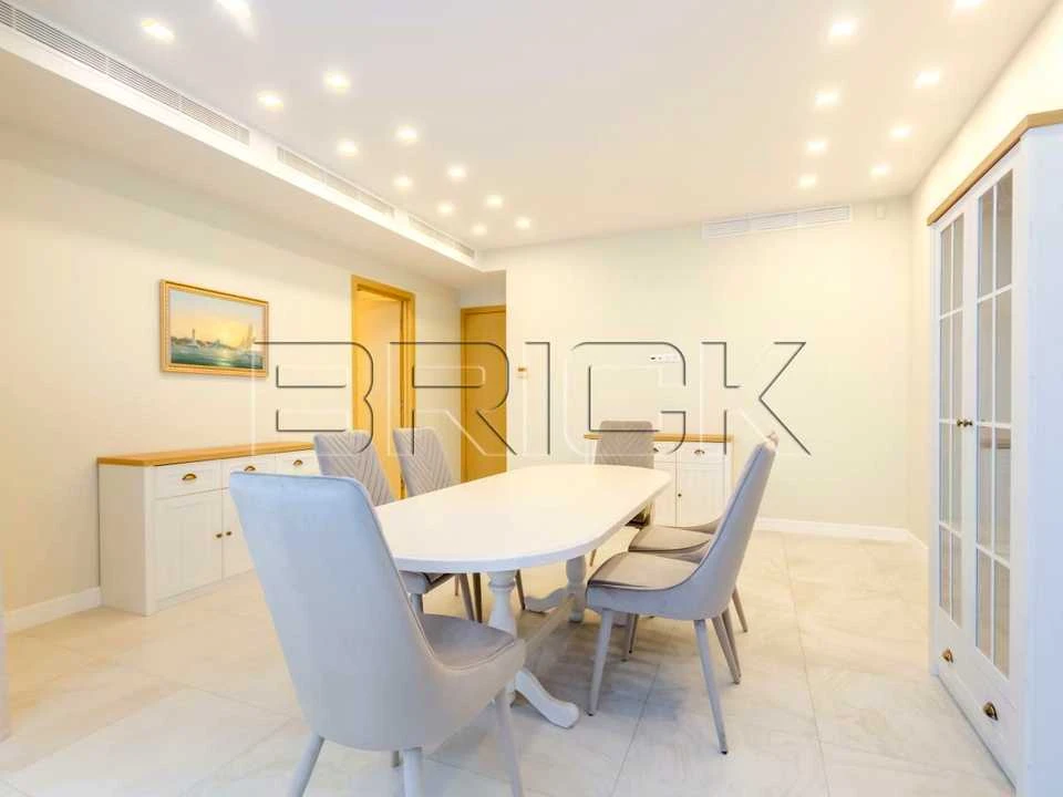Apartment. Kruglouniversitytska st.