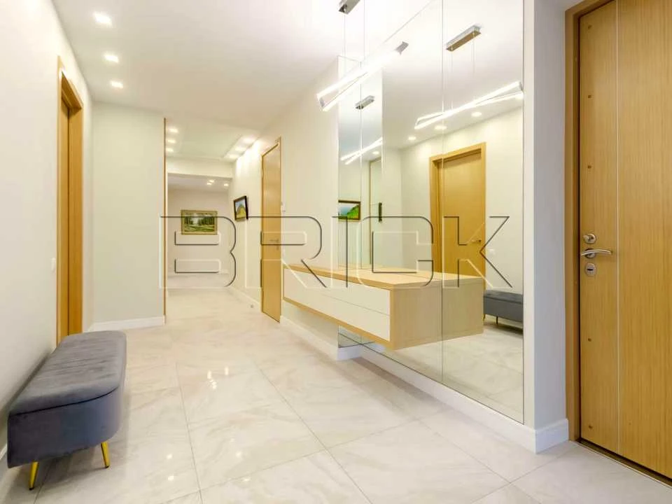 Apartment. Kruglouniversitytska st.