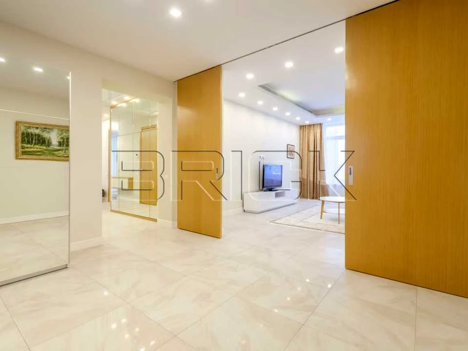 Apartment. Kruglouniversitytska st.
