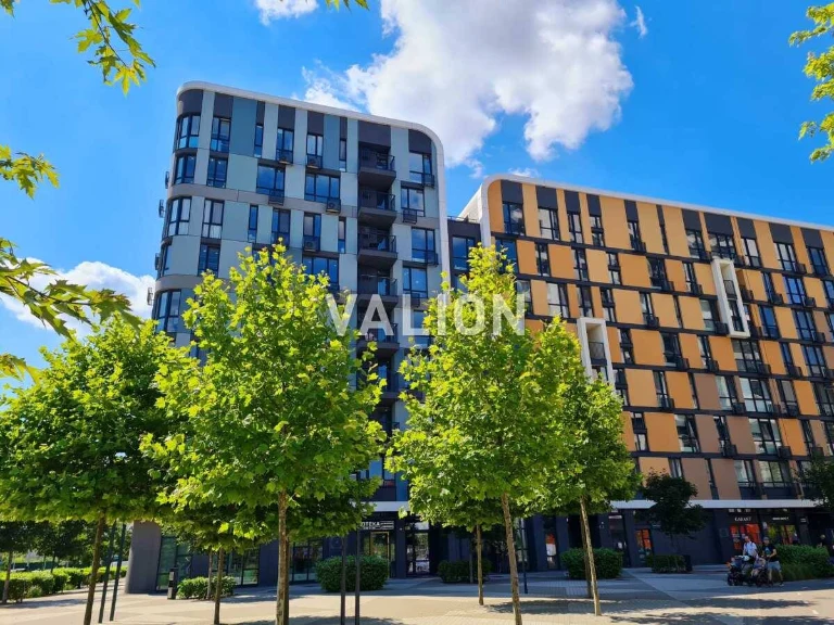 Apartment for Sale: 3-bedroom, Holosiiv, Tadeya Ril'skogo Street