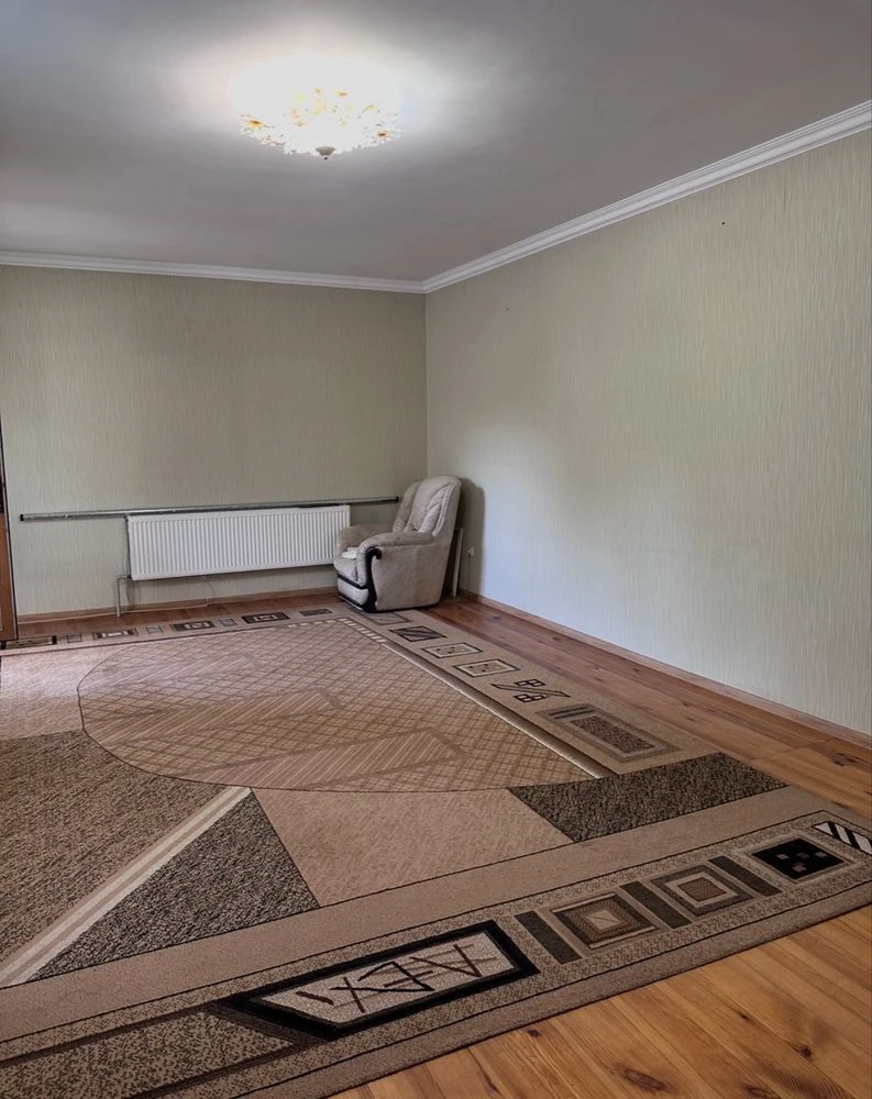 Продам двохповерховий будинок