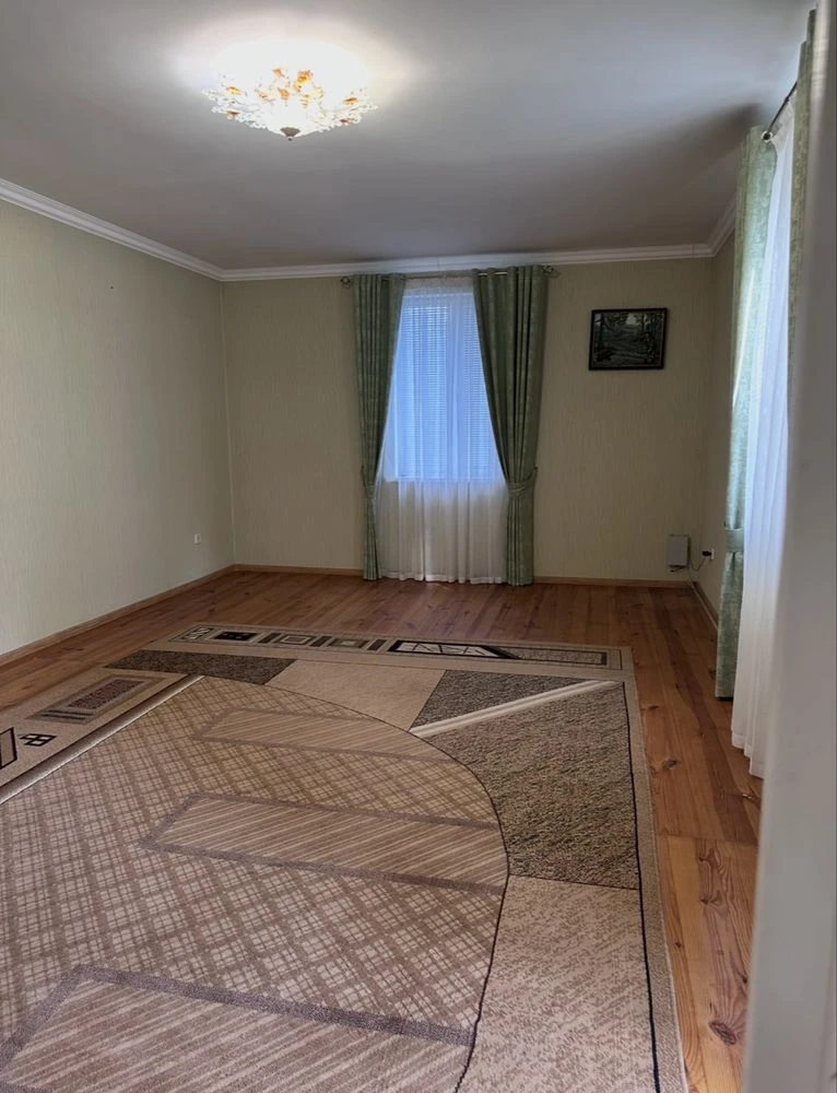 Продам двохповерховий будинок