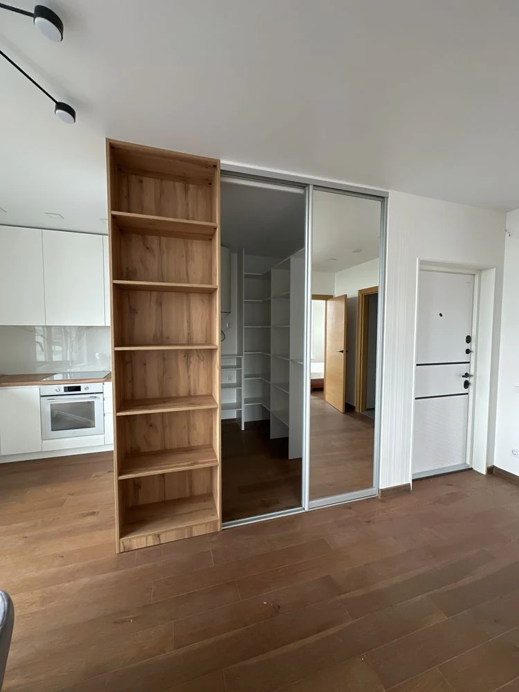 For Sale: Apartment near the Zhytomyr and Akademystytse metro stations in Kyiv