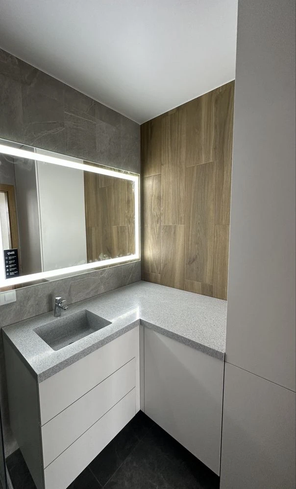 For Sale: Apartment near the Zhytomyr and Akademystytse metro stations in Kyiv