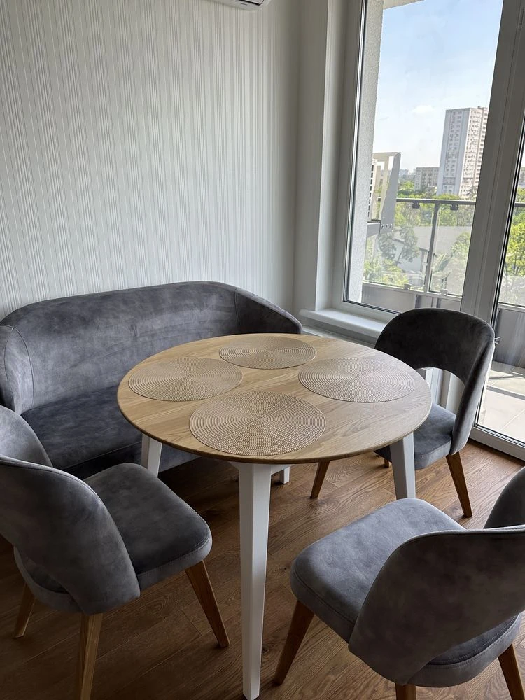 For Sale: Apartment near the Zhytomyr and Akademystytse metro stations in Kyiv