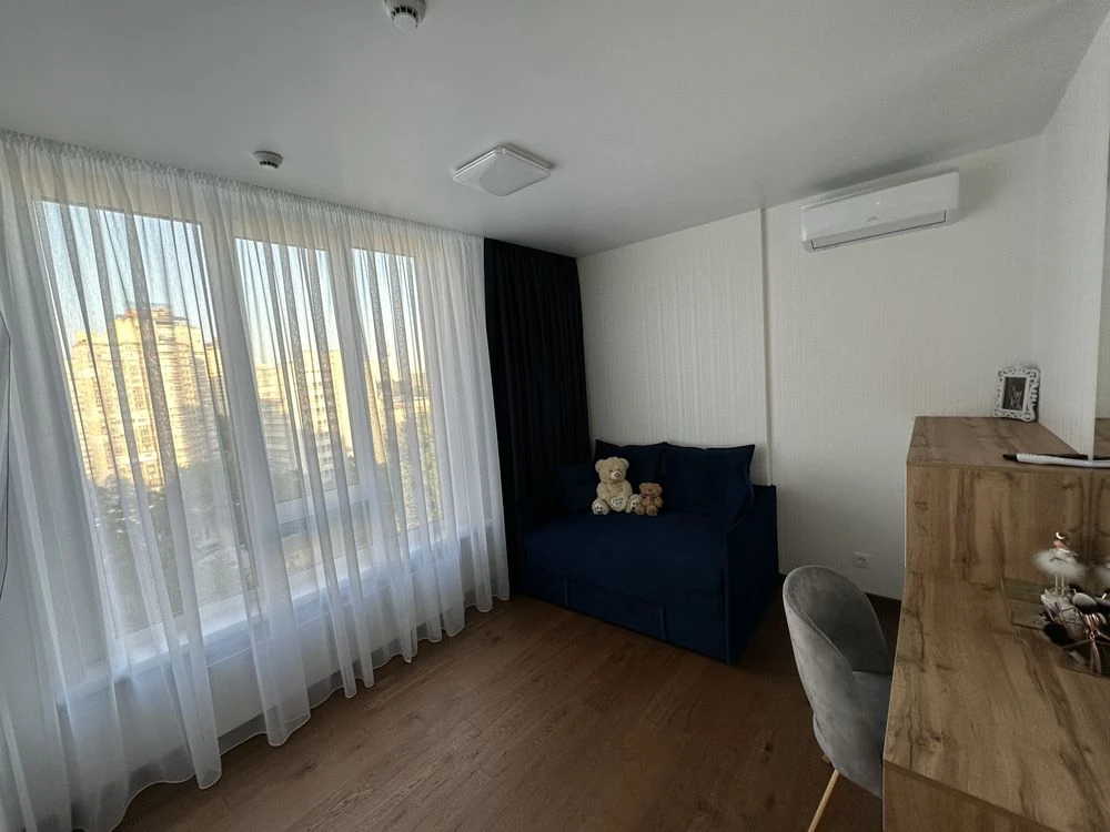 For Sale: Apartment near the Zhytomyr and Akademystytse metro stations in Kyiv