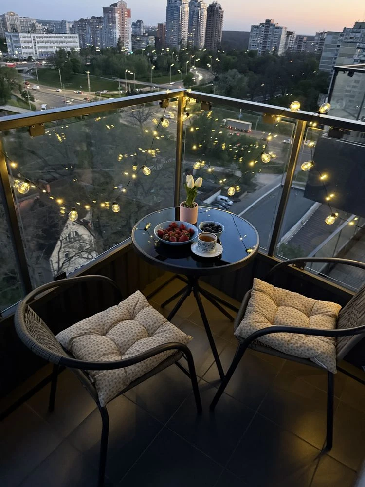 For Sale: Apartment near the Zhytomyr and Akademystytse metro stations in Kyiv