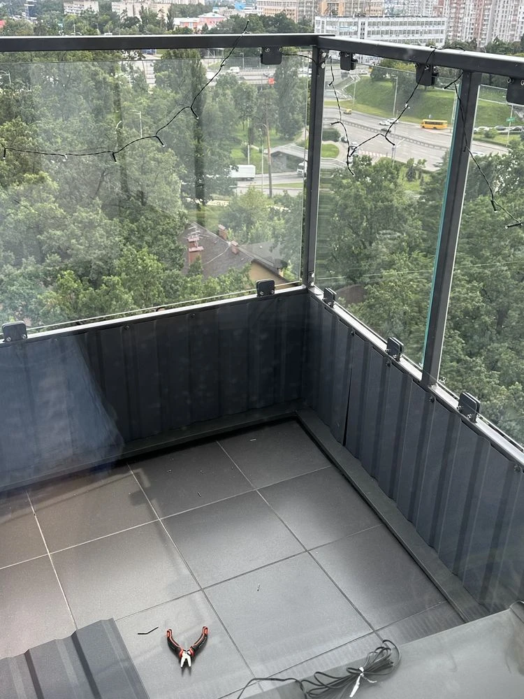 For Sale: Apartment near the Zhytomyr and Akademystytse metro stations in Kyiv