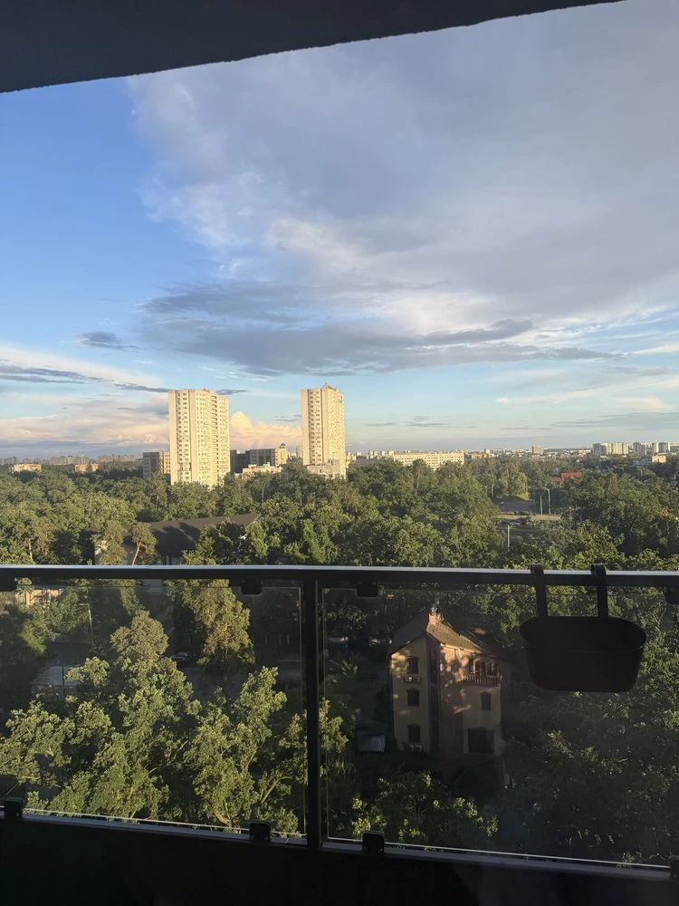 For Sale: Apartment near the Zhytomyr and Akademystytse metro stations in Kyiv