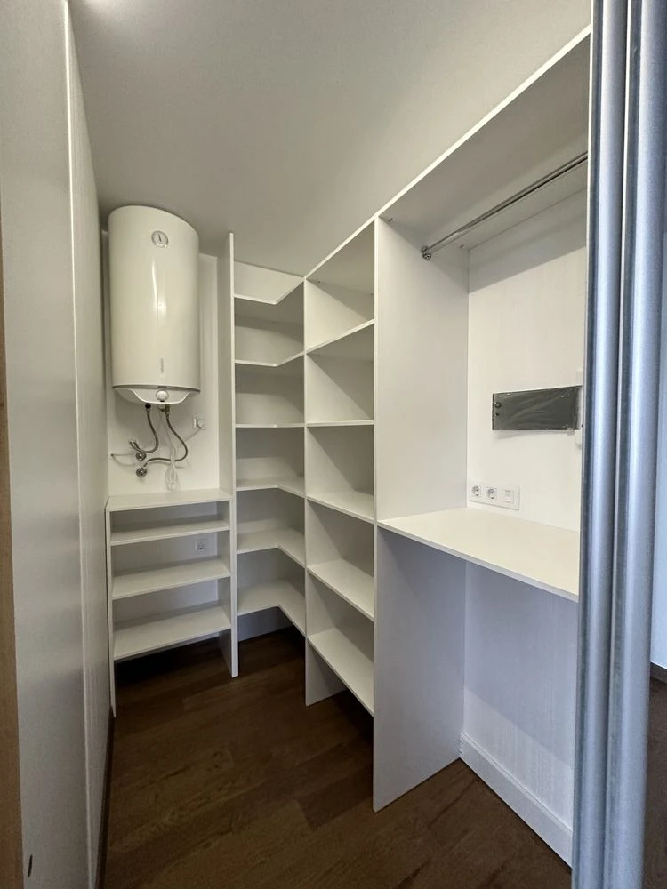 For Sale: Apartment near the Zhytomyr and Akademystytse metro stations in Kyiv