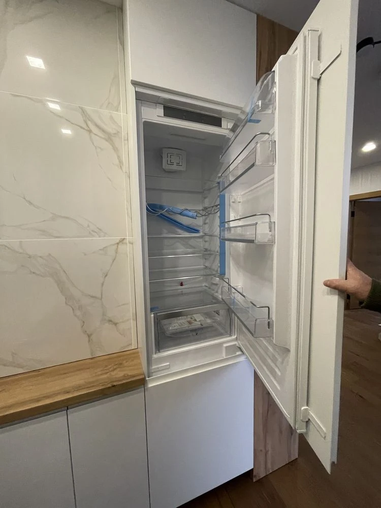 For Sale: Apartment near the Zhytomyr and Akademystytse metro stations in Kyiv