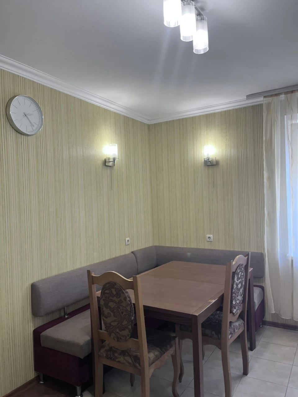 Продам 2 ком квартиру на Заболотного