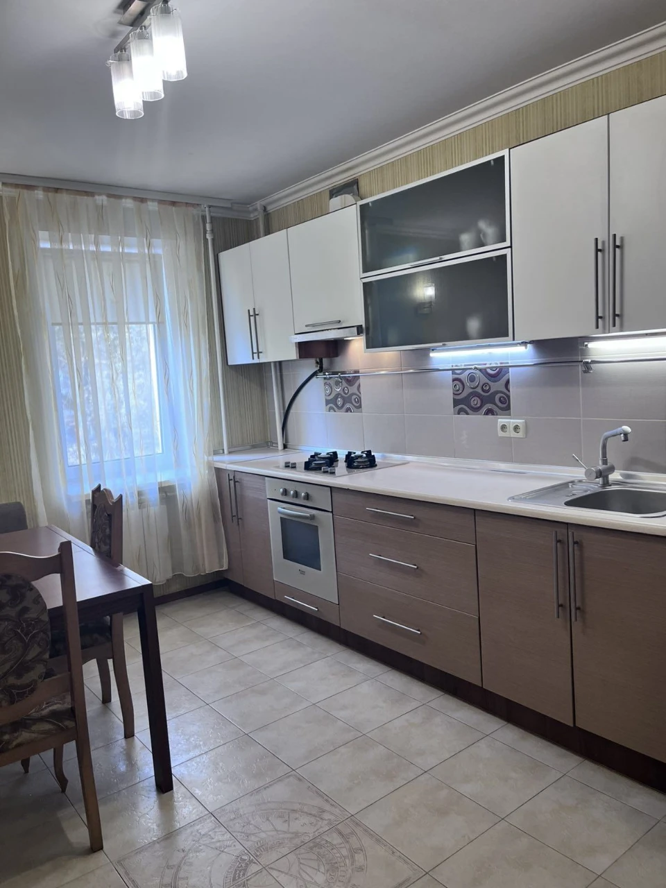 Продам 2 ком квартиру на Заболотного