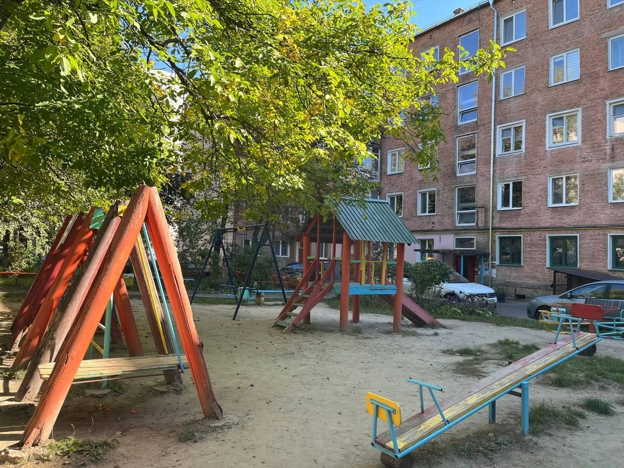 2-room - 50 sq.m., Czech, Brick building, Separate rooms, Ювілейний