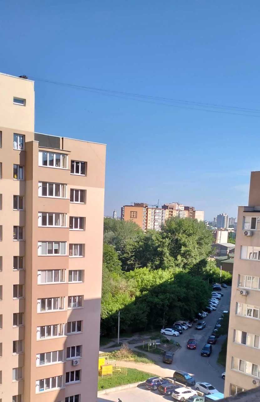 Apartment for sale from the owner! Renovated! Residential!