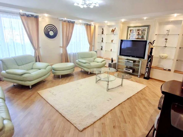 Apartment. Levka Luk'yanyka Street, Kyiv