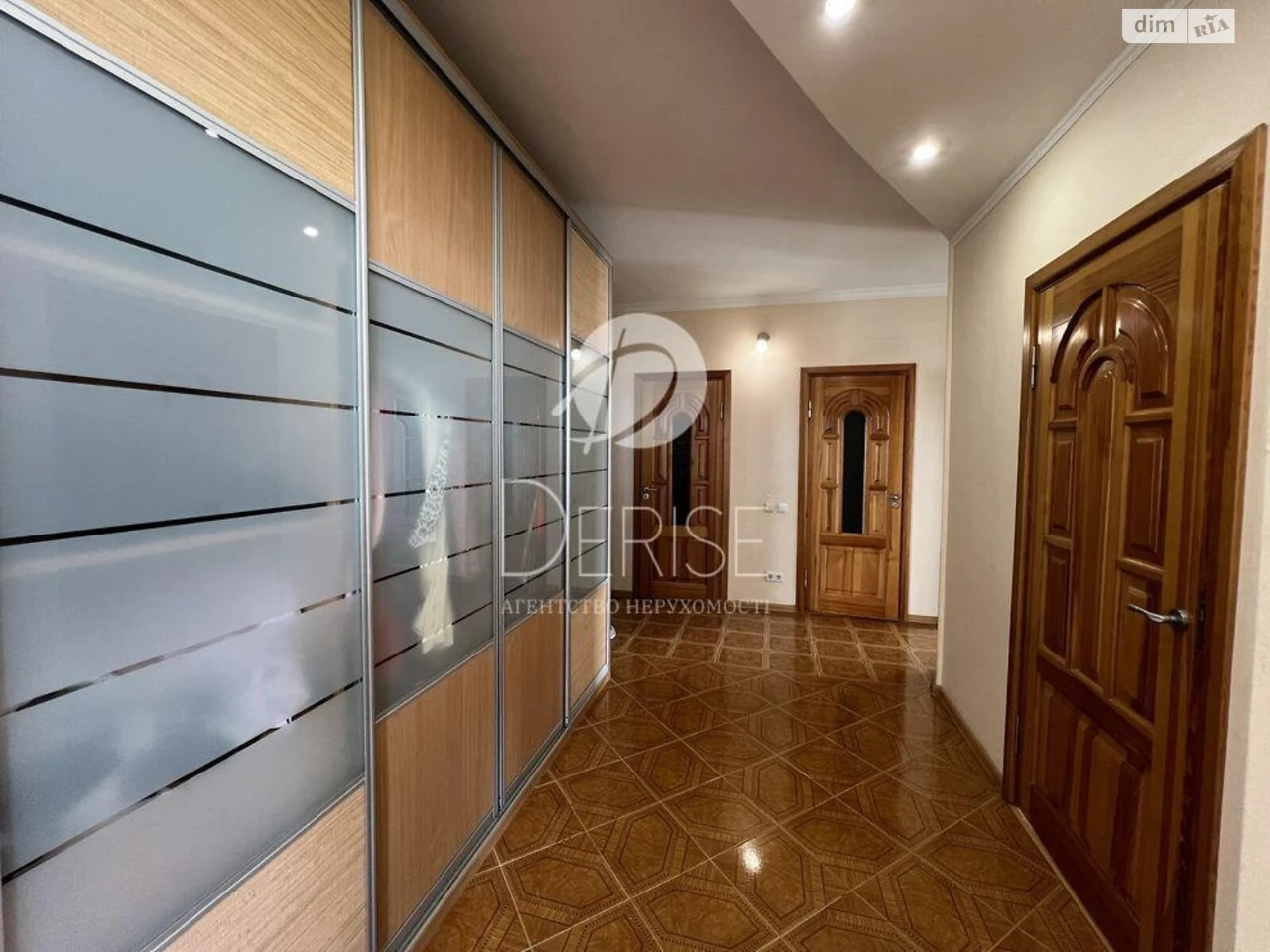 Apartment for Sale - Verkhovna Rada