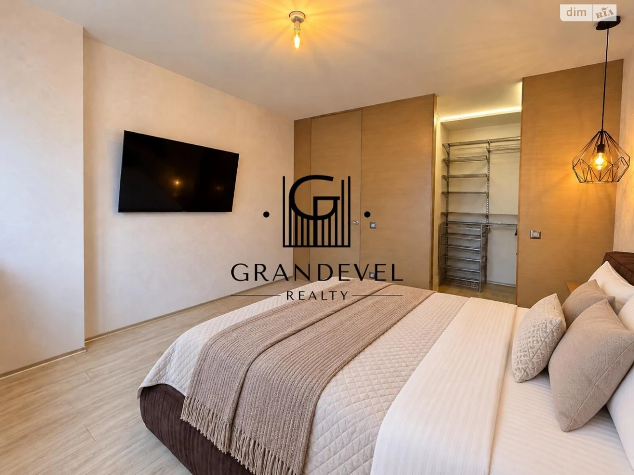 Sale Apartment Holosiiv