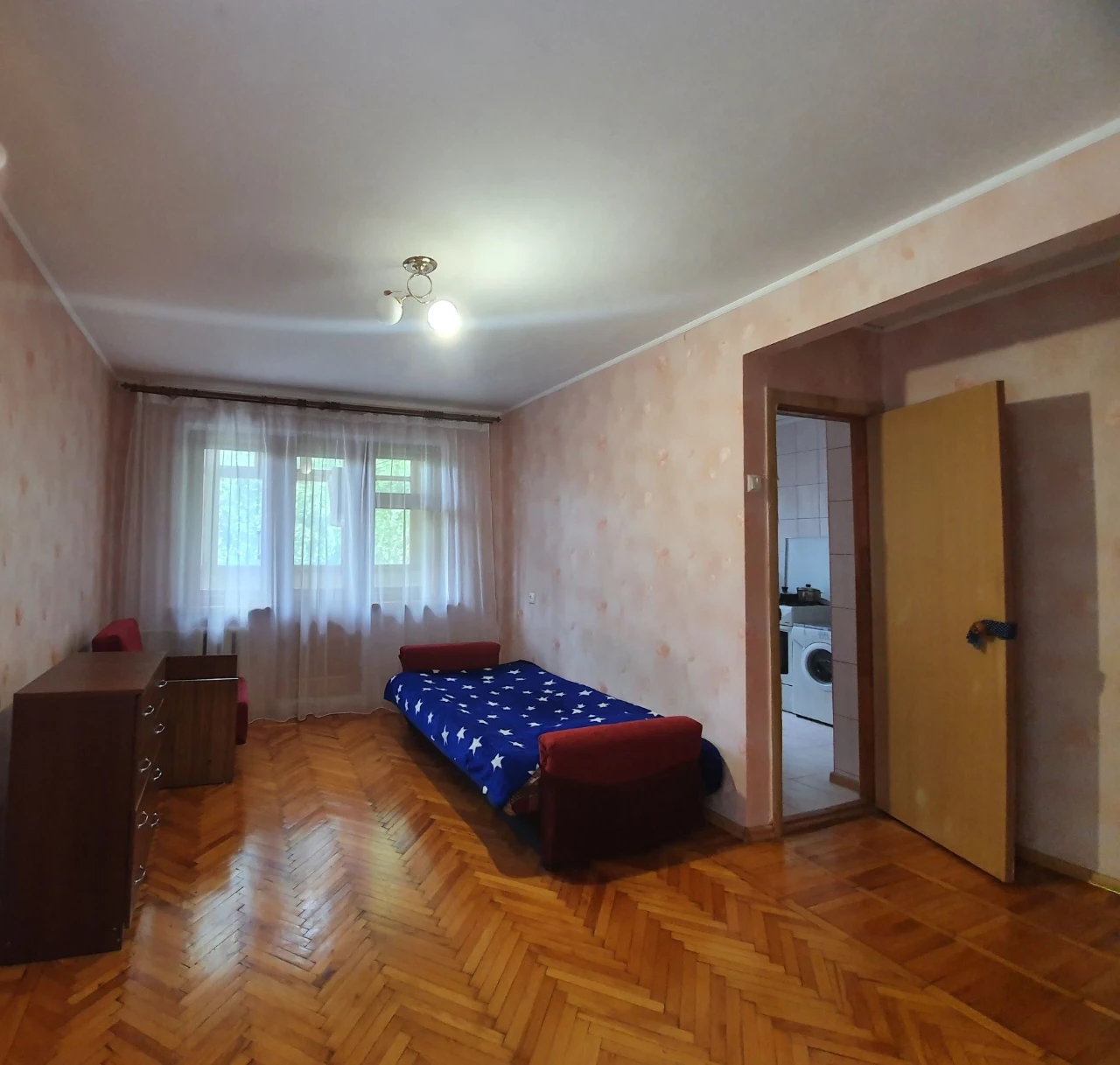 For Sale: 1-bedroom apartment in Pavlov Pole, near Botanicheskiy Sad metro station