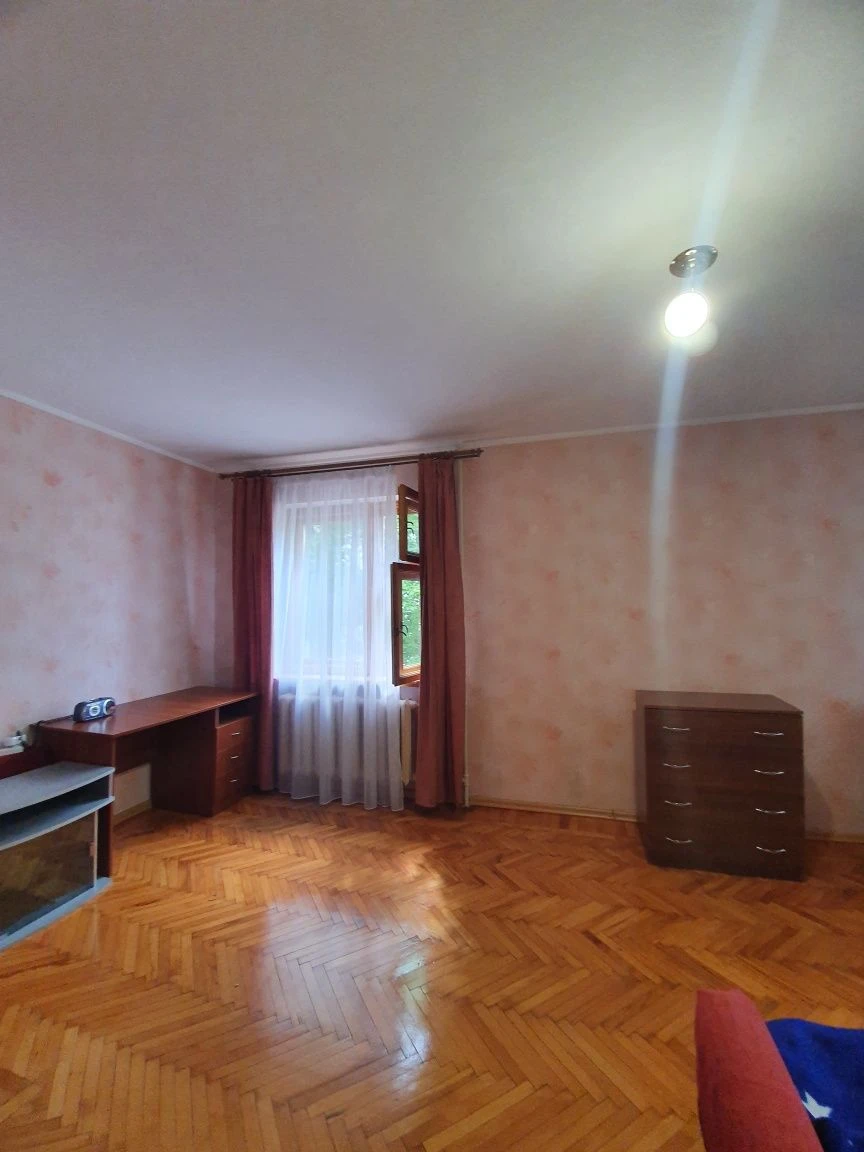 For Sale: 1-bedroom apartment in Pavlov Pole, near Botanicheskiy Sad metro station