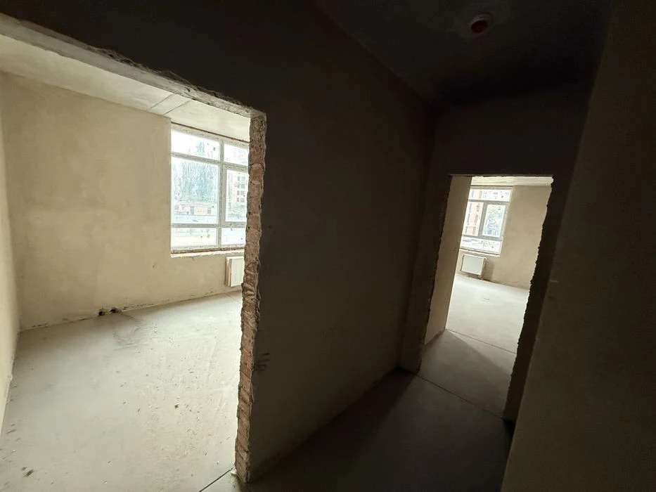 2nd Floor, I will sell my 2-room residential complex Berezhanskyi Mykola Gulaka St.