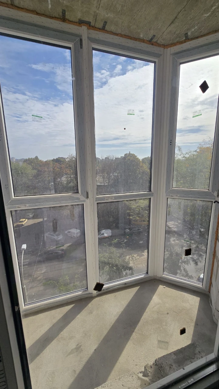 ЖК "Прохоровский квартал"  Продам 3-х комнатную квартиру 98