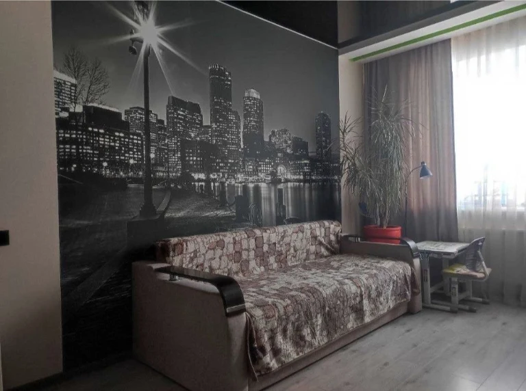 One-bedroom apartment for sale near WoodMall shopping center