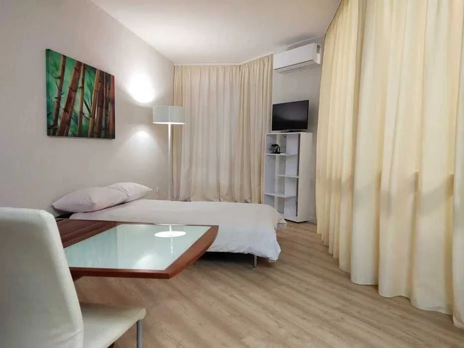 For sale 2-room apartment 70 sq. m. on Dmytrivska Street 60/19 • ID 3