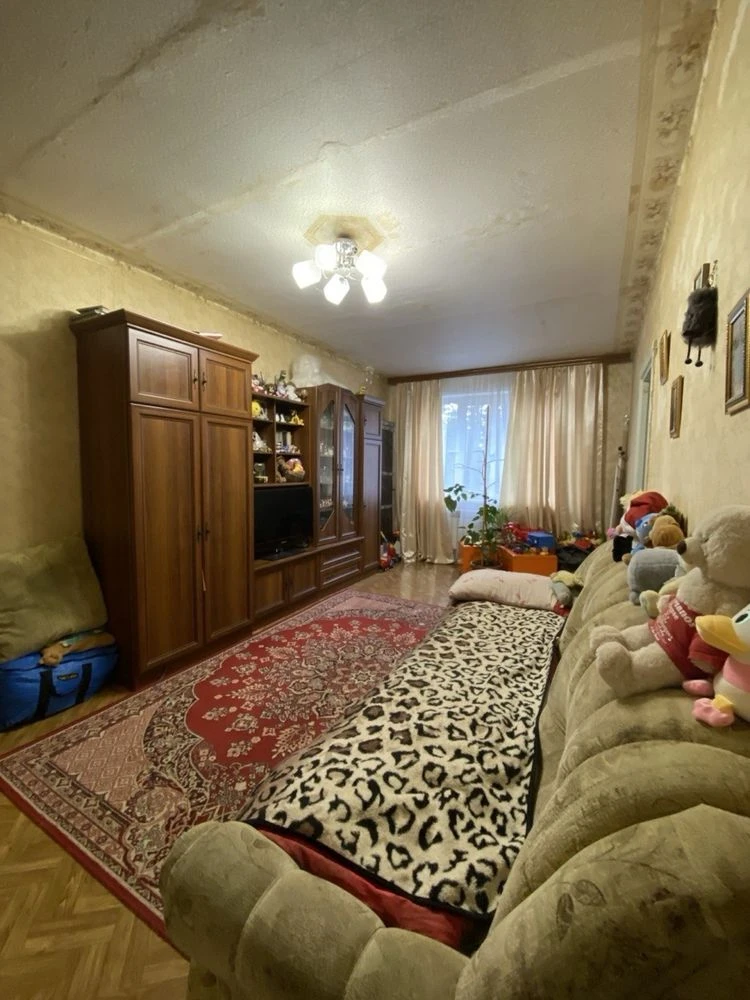 Selling 4 room apartment, Saltovo, Street of Heroes of Labor, 45