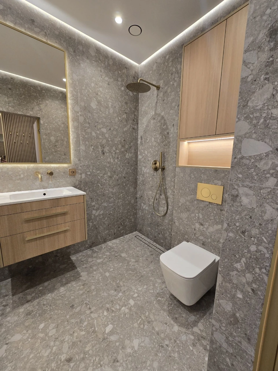 Stylish 1.5-room apartment for sale in the "Sadovy" residential complex in Uzhgorod