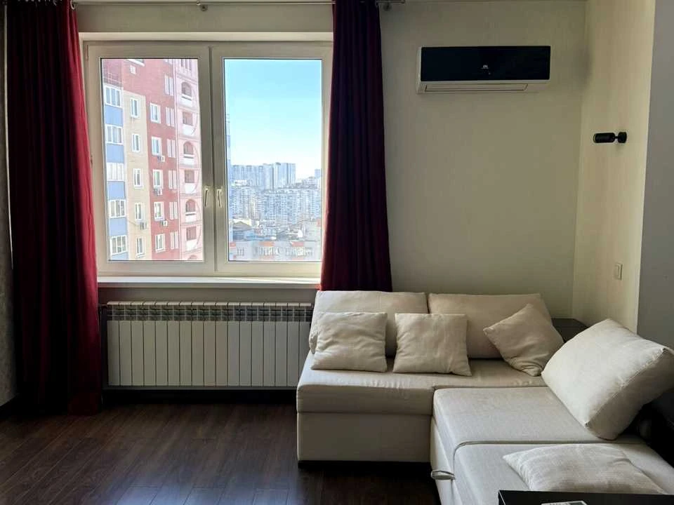 Квартира. Киев, Феодосийский проезд.