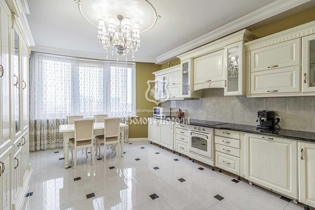 Sale of a 3-room apartment 117.2 m², Valeriy Lobanovskyi
