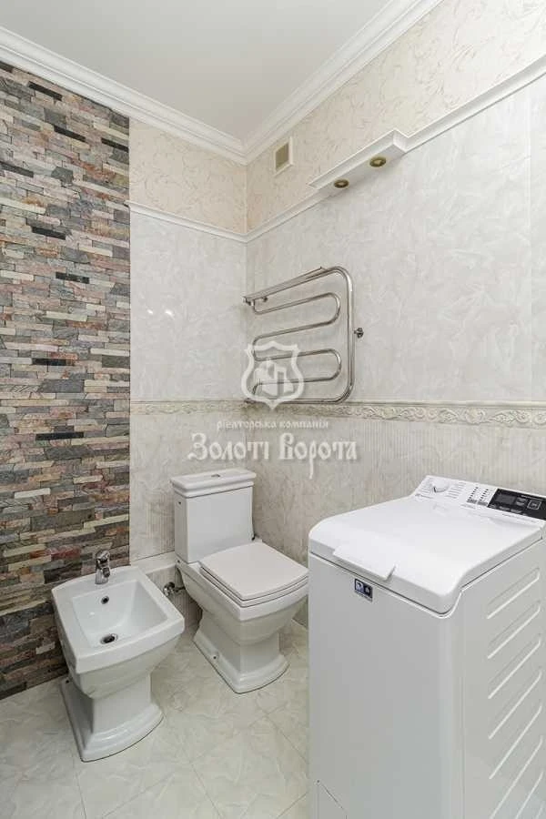 Sale of a 3-room apartment 117.2 m², Valeriy Lobanovskyi