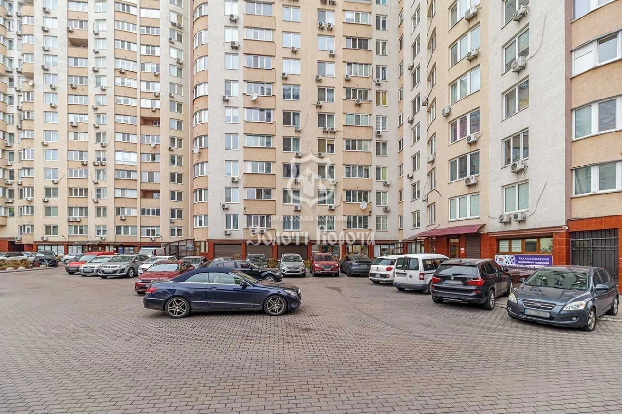 Sale of a 3-room apartment 117.2 m², Valeriy Lobanovskyi