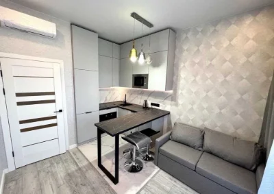 В продаже 2 ком. квартира с ремонтом. В хорошем месте у п