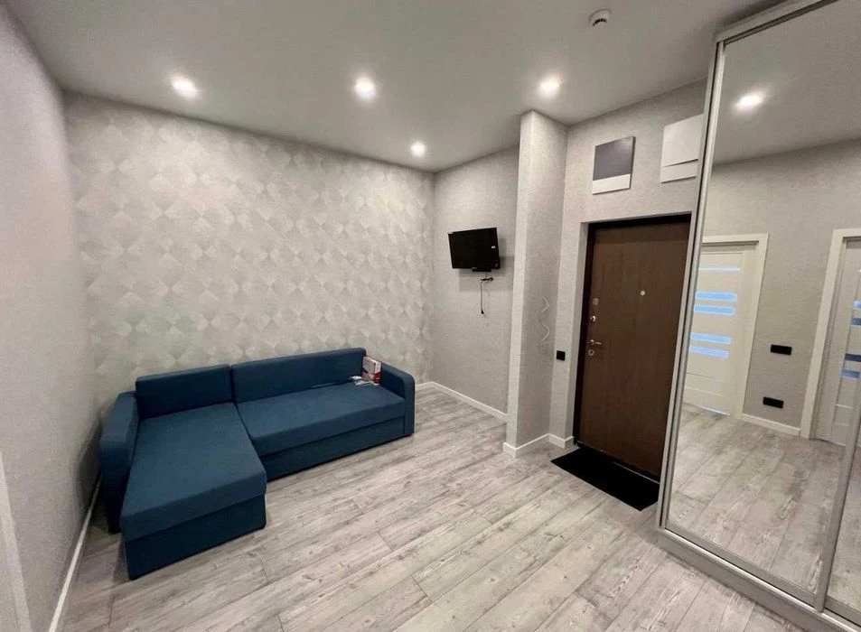 В продаже 2 ком. квартира с ремонтом. В хорошем месте у п