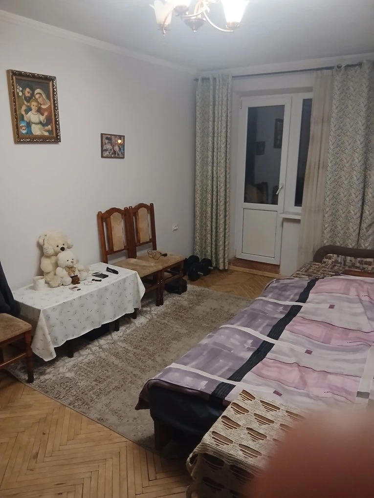 For Sale 3-room apartment 62.9 sq m with renovation