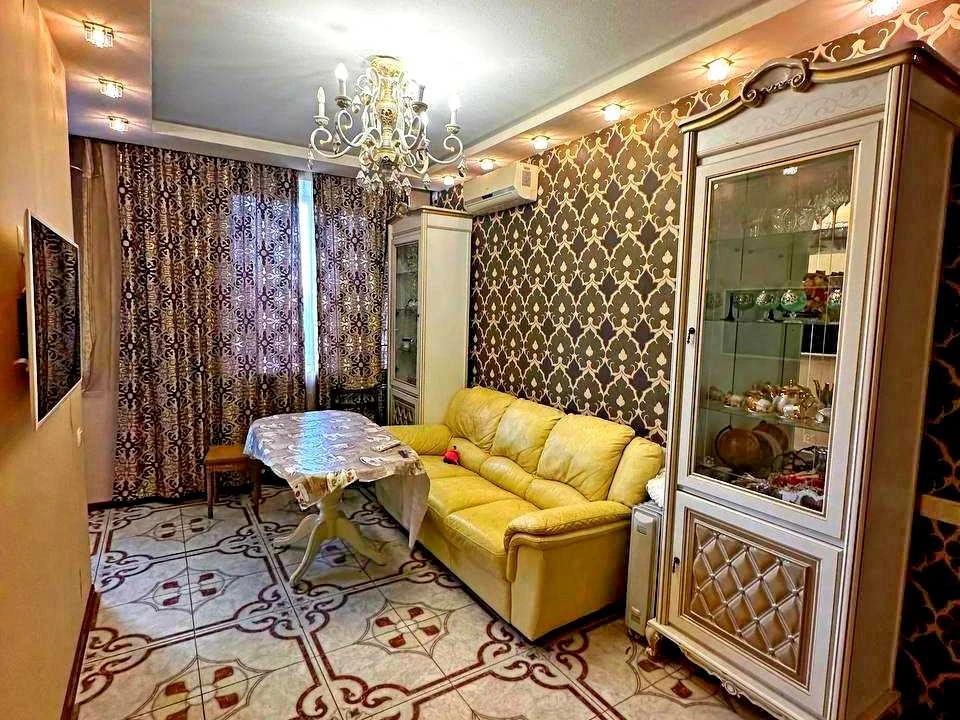 Apartment. Kharkiv, Gymnasium Embankment St. (Chervonoshkilna