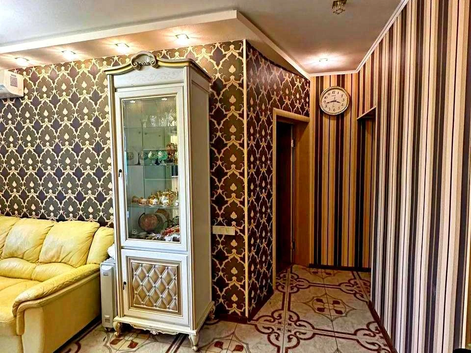 Apartment. Kharkiv, Gymnasium Embankment St. (Chervonoshkilna