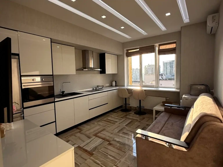 Сдам 1-комнатную квартиру 42 м² на 10-м этаже