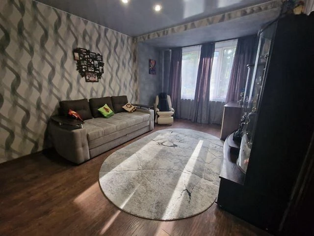Sale of a 3-room apartment 87.70 m² on Ul. Ulasa Samchuka 240000