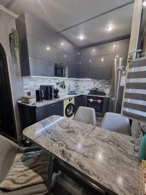 Sale of a 3-room apartment 87.70 m² on Ul. Ulasa Samchuka 240000