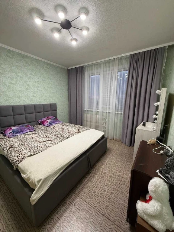 Продам квартиру, 521 м, Студенческая 521