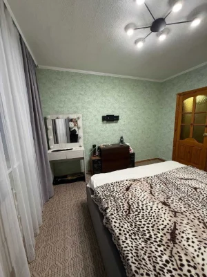 43500 м.Студенческая 521 м-р Продам 3 комнатную квартиру S-6
